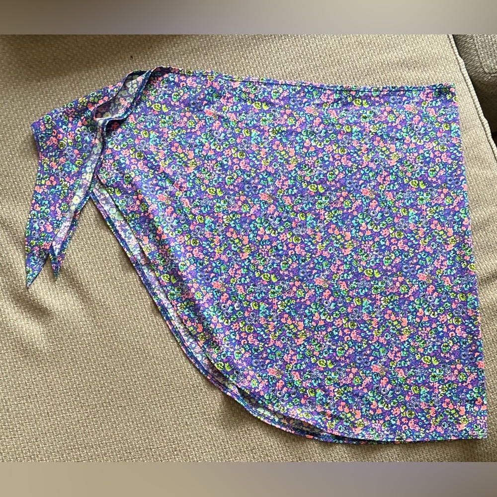 🩱2/$16🩱VINTAGE EUC asymmetric Stretch multicolor mini side-tie coverup - Picture 3 of 11
